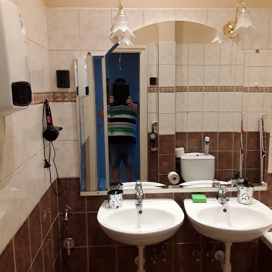 Civis Gold Apartman Debrecen Eksteriør bilde